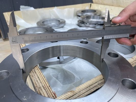 औद्योगिक पाइपवर्क की स्थापना के लिए तेल लेपित वेल्डिंग स्टील फ्लैंज वर्ग 300