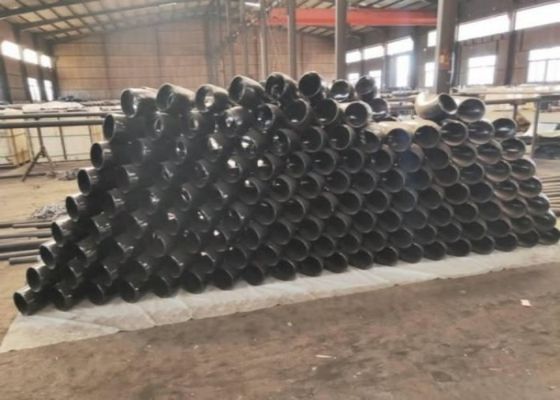 A105 कार्बन स्टील पाइप फिटिंग मोटाई Sch10-Xxs 2-60mm वर्किंग प्रेस PN25
