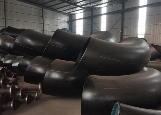 बट वेल्डिंग कनेक्शन और उच्च संक्षारण प्रतिरोध के साथ WPB ग्रेड स्टील पाइप फिटिंग