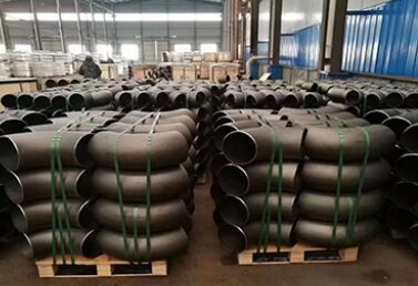 औद्योगिक पाइपलाइनों के लिए उच्च संक्षारण प्रतिरोध के साथ गर्म दबाव कार्बन स्टील पाइप फिटिंग WPB ग्रेड