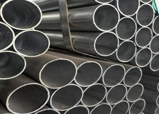 ERW स्टील पाइप के साथ मोटाई सहिष्णुता ± 0.2% और दीवार मोटाई 0.5-60mm विभिन्न सामग्री प्रकारों के लिए
